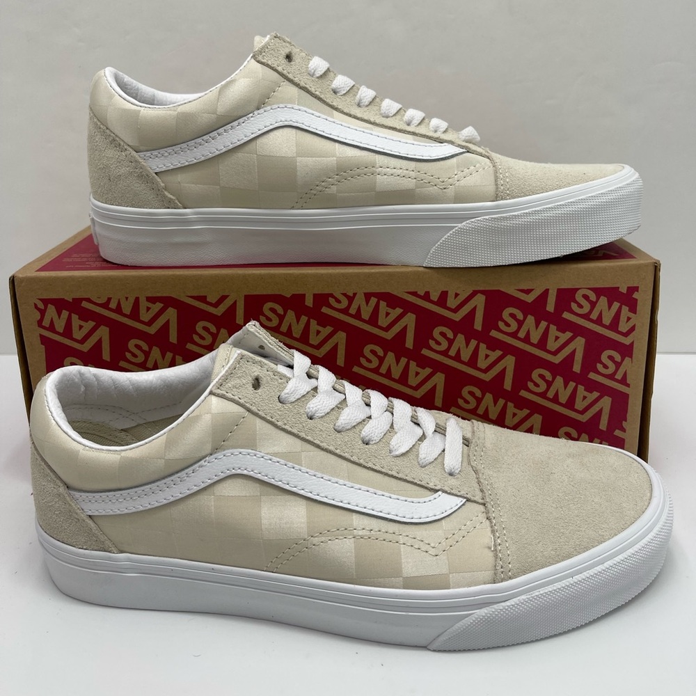 Vans WMNS Old Skool
Satin Checkerboard Turtle Sneakers 
VN000D5NDJR
